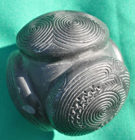 Камени атоми антике